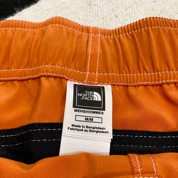 The North Face Men’s Apex Board Shorts Swim Trunks Orange Like New - Picture 9 of 9